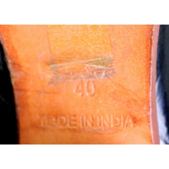 Free People PATENT BLACK GENUINE LEATHER POINTED TOE ZIP SIDE ANKLE BOOTS Sz 40 - Picture 9 of 11